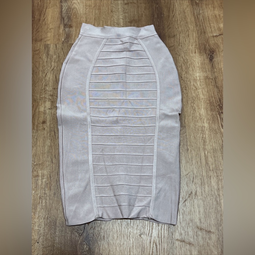 HOUSE OF CB Sorcha Pale Pink Knee Length Bandage Pencil Skirt Size XS $89